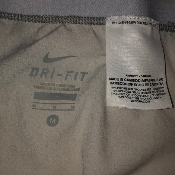 Nike Gray Skirt Cover Up Dri fit Size Med swim vacation pool running tennis - Picture 4 of 7